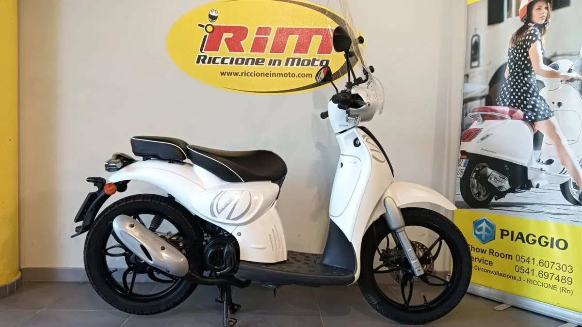 Aprilia Scarabeo 50 2t (2018 - 22) (2)