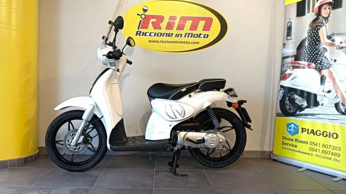 Aprilia Scarabeo 50 2t (2018 - 22) (4)