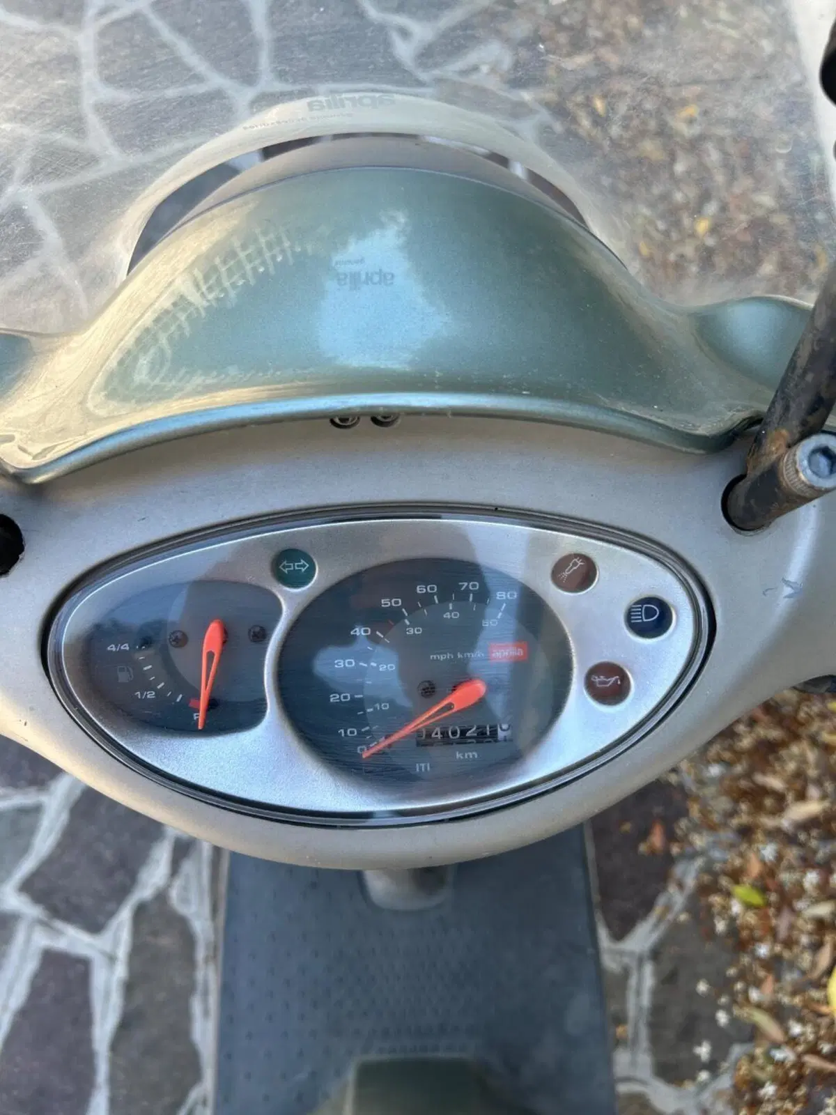 Aprilia Scarabeo 50 I.E Ditech (2001 - 04) (2)
