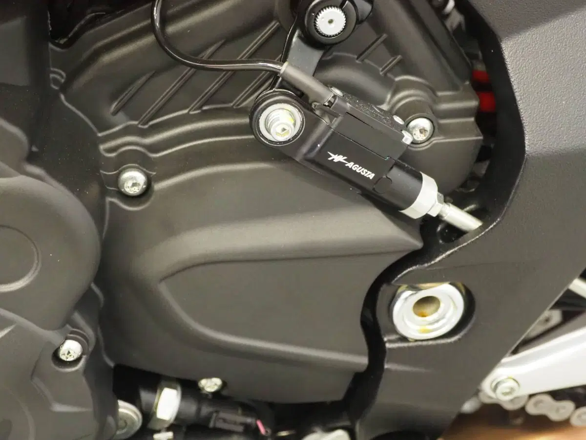 MV Agusta Superveloce 800 S (2021 - 25) (10)