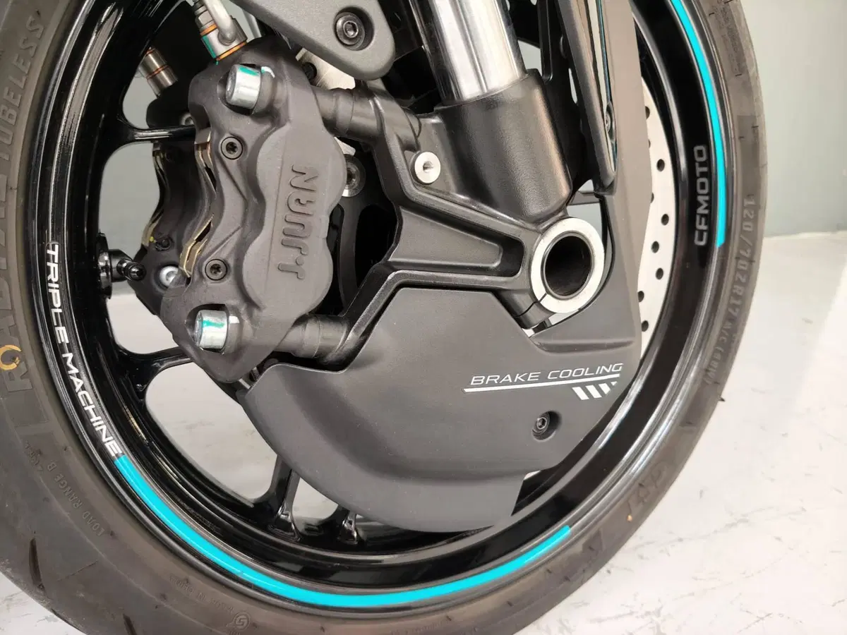 CFMOTO 675NK (2025 - 26) (5)