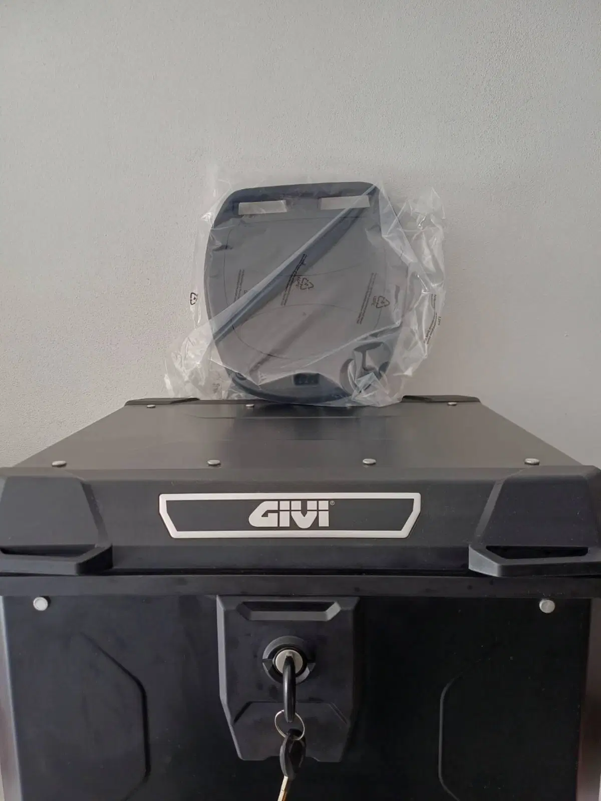 Bauletto GIVI in alluminio 44 lt (4)