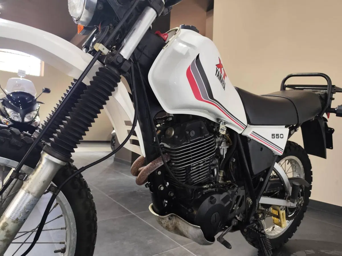 Yamaha XT 550 (6)
