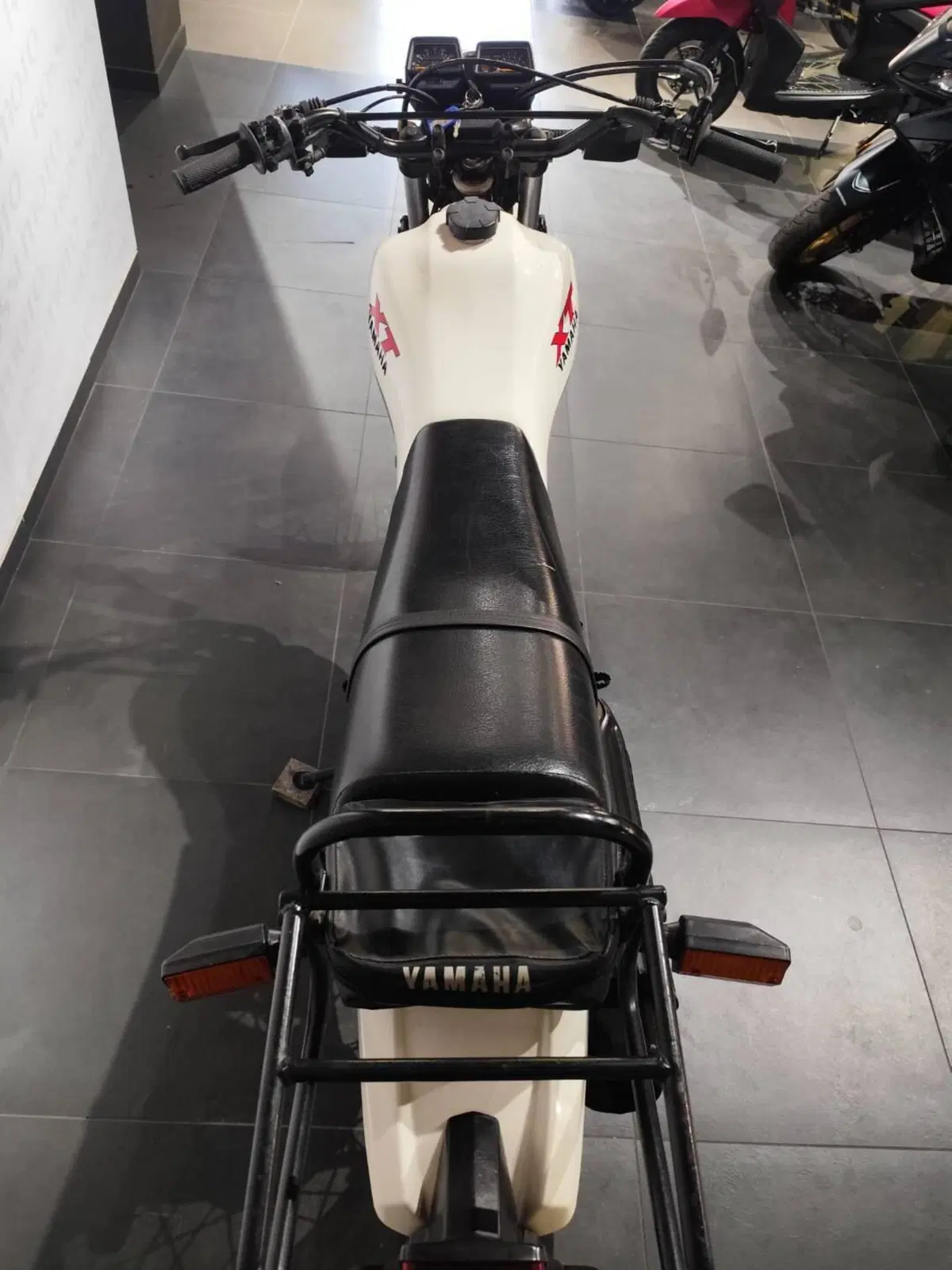 Yamaha XT 550 (8)
