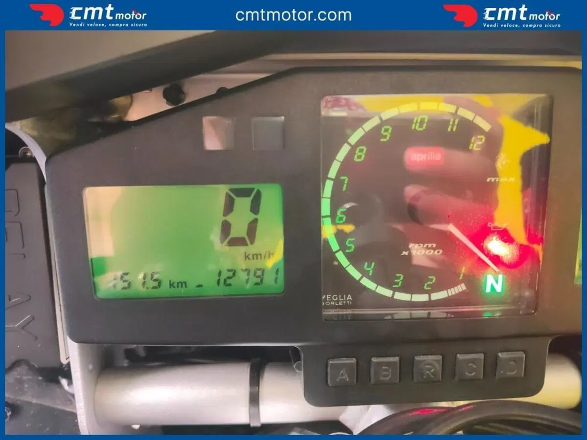 Aprilia RSV 1000 (2000 - 01) (5)