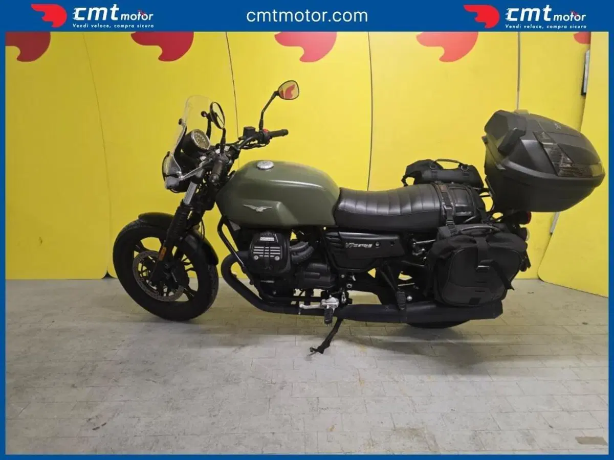 Moto Guzzi V7 II Stone (2015 - 17) (3)