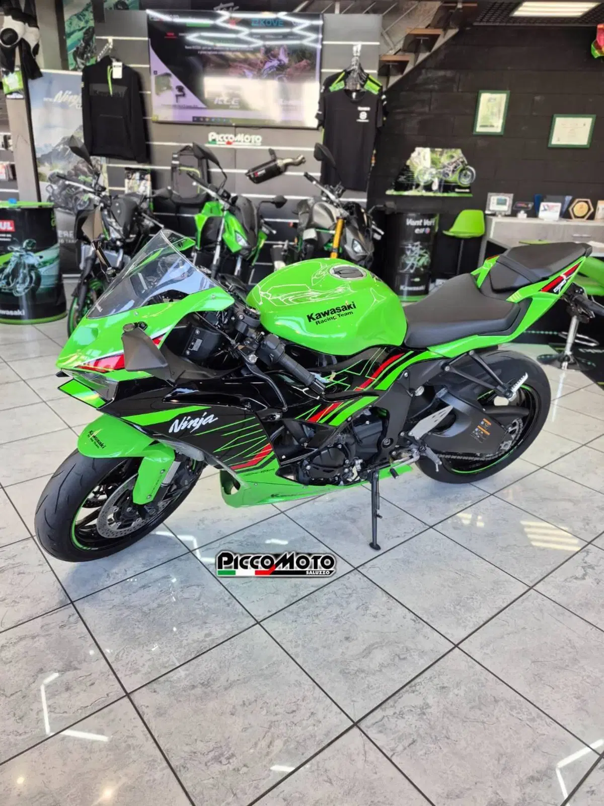 Kawasaki Ninja 636 ZX-6R (2024 - 26) (2)