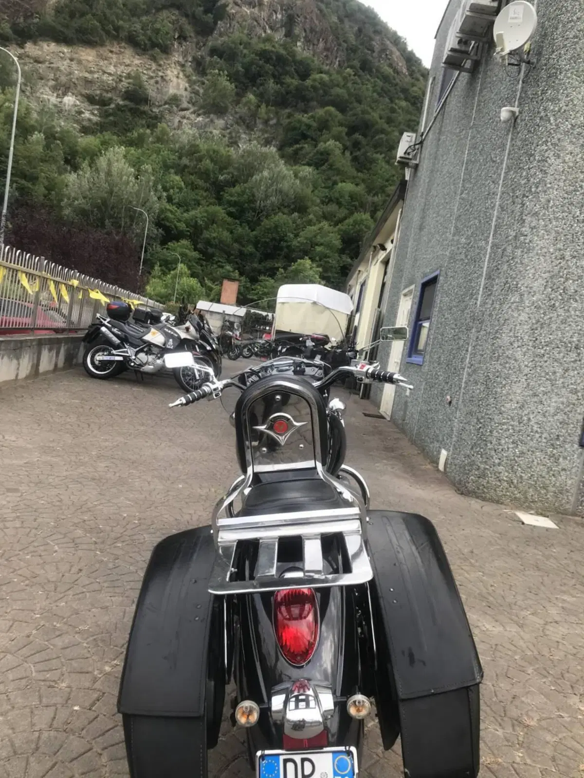 Kawasaki Vulcan VN 900 Classic (2006 - 10) (2)
