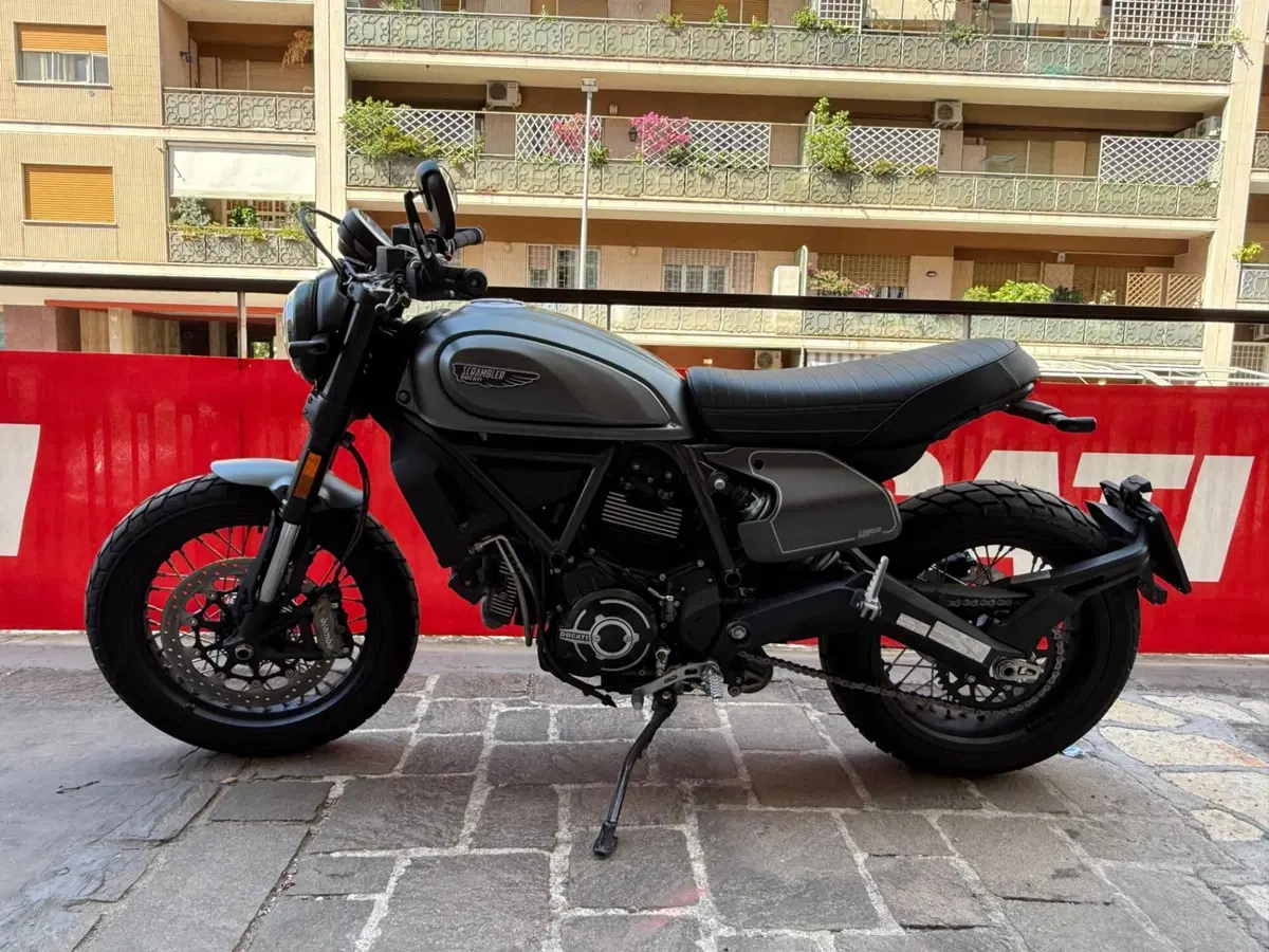 Ducati Scrambler 800 Night Shift (2021 - 22) (6)