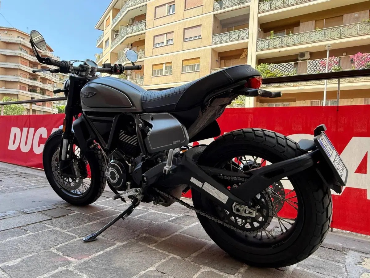 Ducati Scrambler 800 Night Shift (2021 - 22) (8)