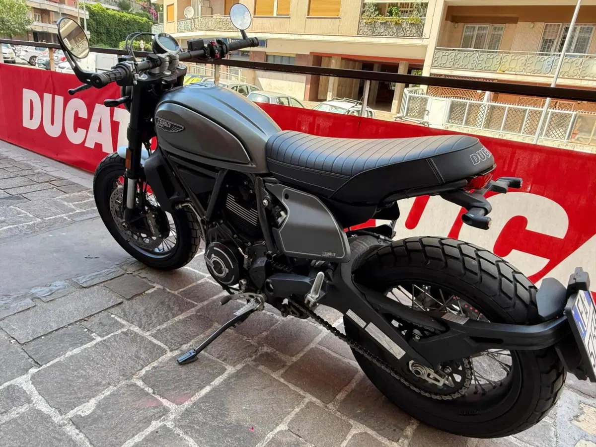 Ducati Scrambler 800 Night Shift (2021 - 22) (7)
