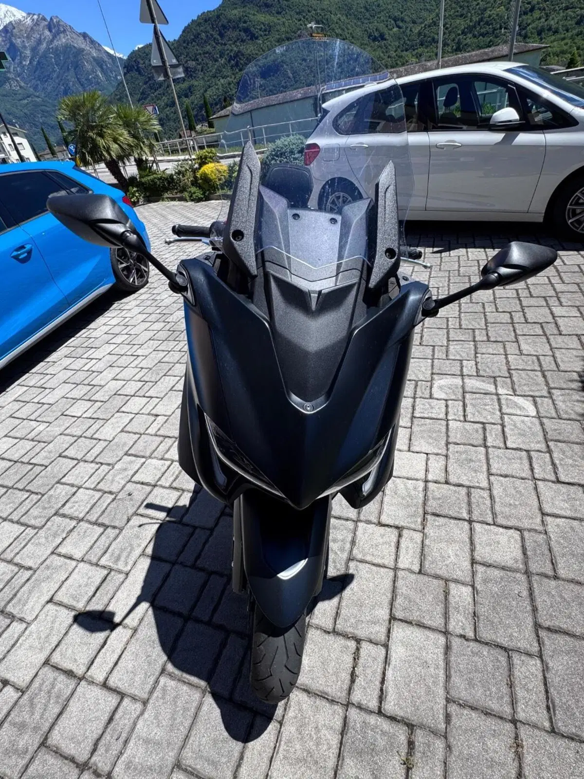 Yamaha T-Max 560 Tech Max (2022 - 24) (2)