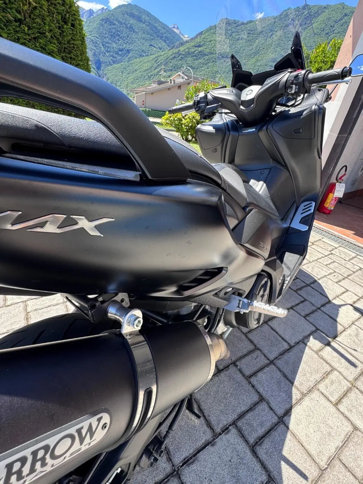 Yamaha T-Max 560 Tech Max (2022 - 24) (5)