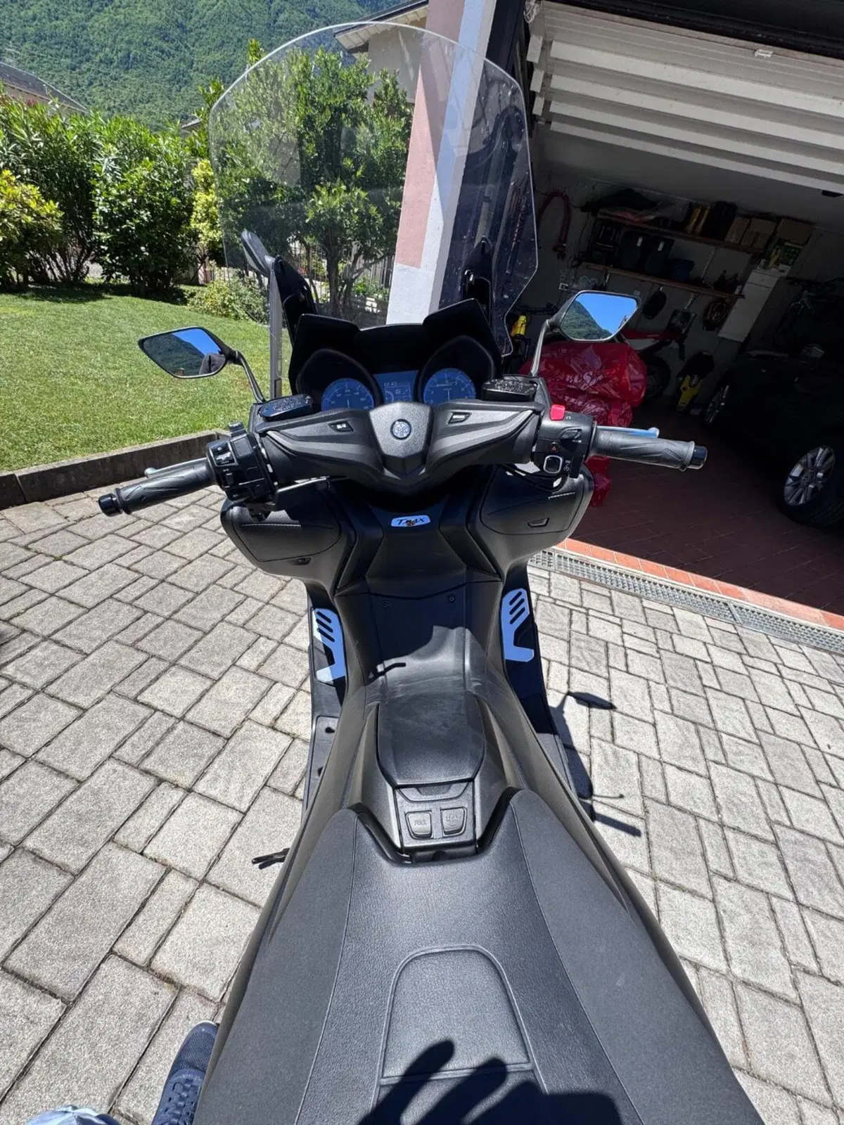 Yamaha T-Max 560 Tech Max (2022 - 24) (6)