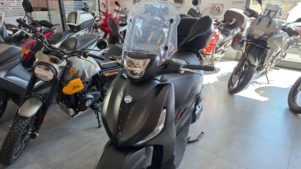 Piaggio Beverly 400 ABS-ASR (2021 - 24) (2)