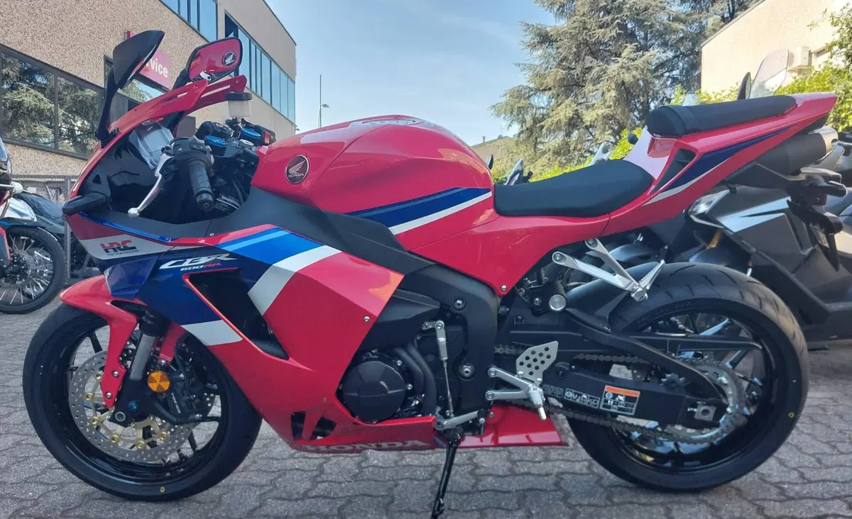 Honda CBR 600 RR (2024 - 26) (5)