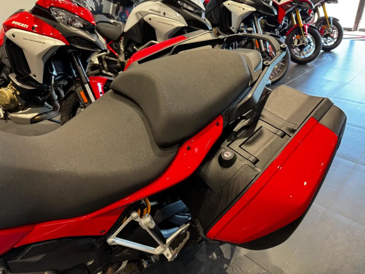 Ducati Multistrada 1200 S Touring (2010 - 12) (8)