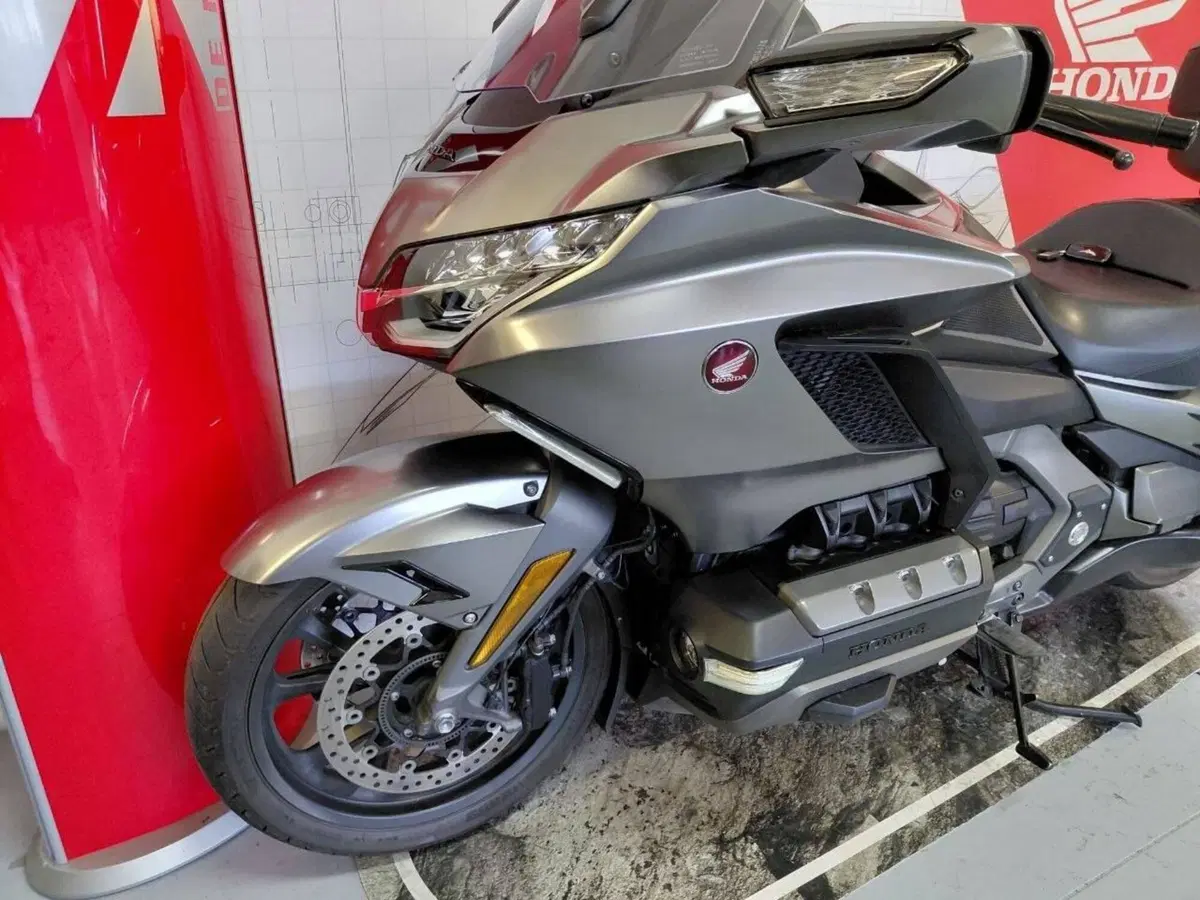 Honda GL 1800 Gold Wing (2018 - 20) (5)
