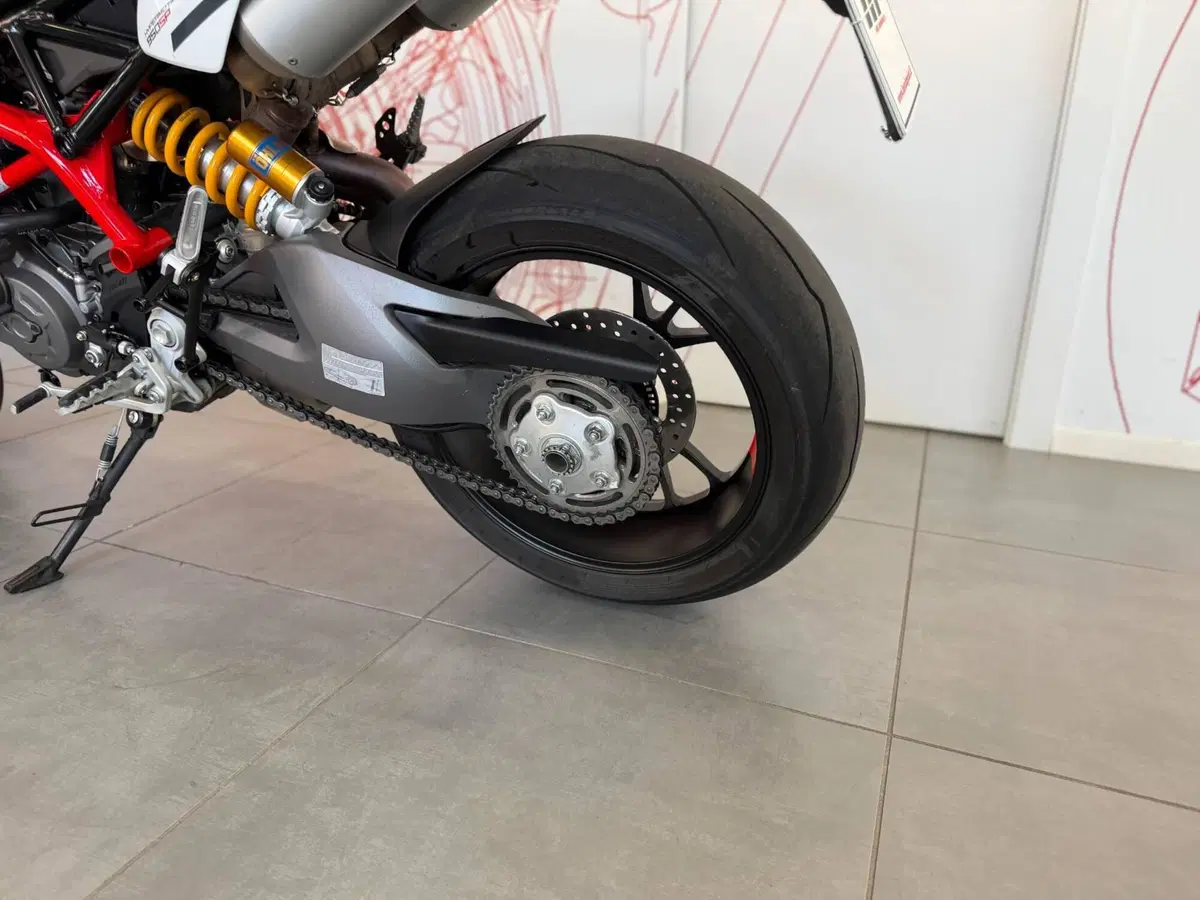 Ducati Hypermotard 950 SP (2022 - 25) (16)