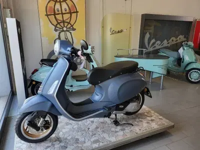 Vespa Primavera 125 Officina 8 (2026) nuova