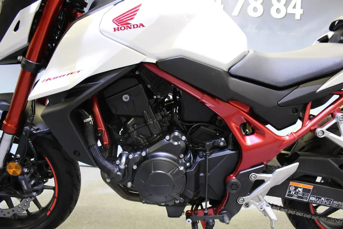 Honda CB 750 Hornet (2023 - 24) (16)