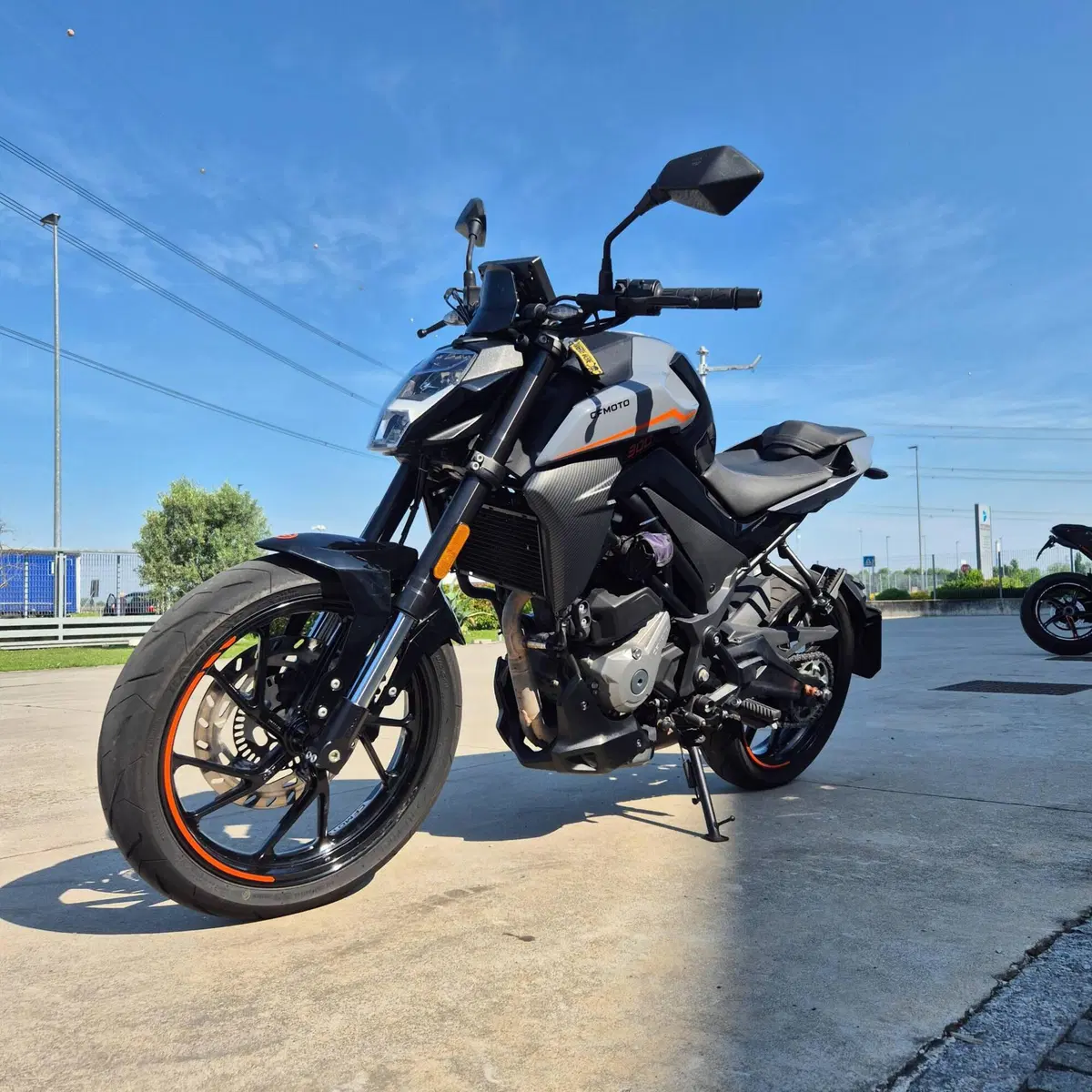 CFMOTO 300NK (2021 - 26) (4)