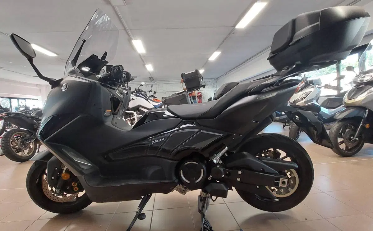 Yamaha T-Max 560 (2022 - 24) (5)