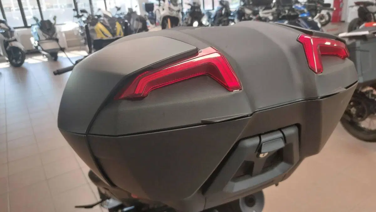 Yamaha T-Max 560 (2022 - 24) (8)