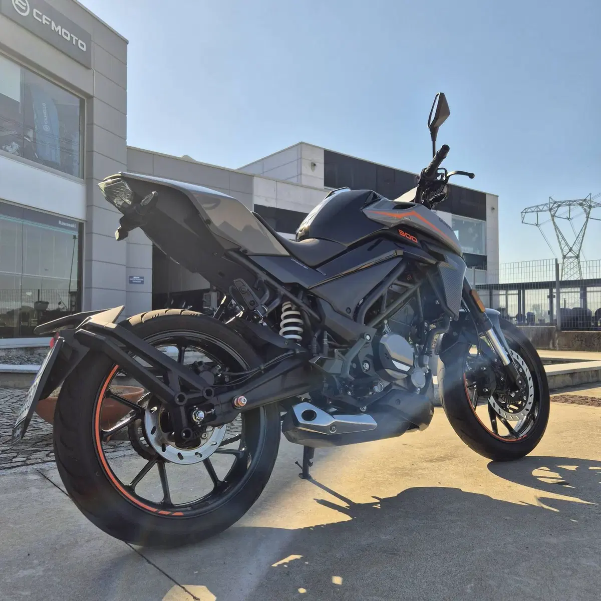 CFMOTO 300NK (2021 - 26) (2)