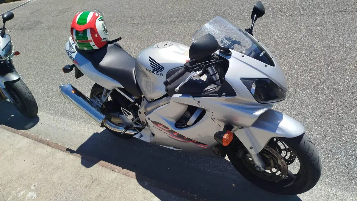 Honda CBR 600 F (2001 - 06) (2)