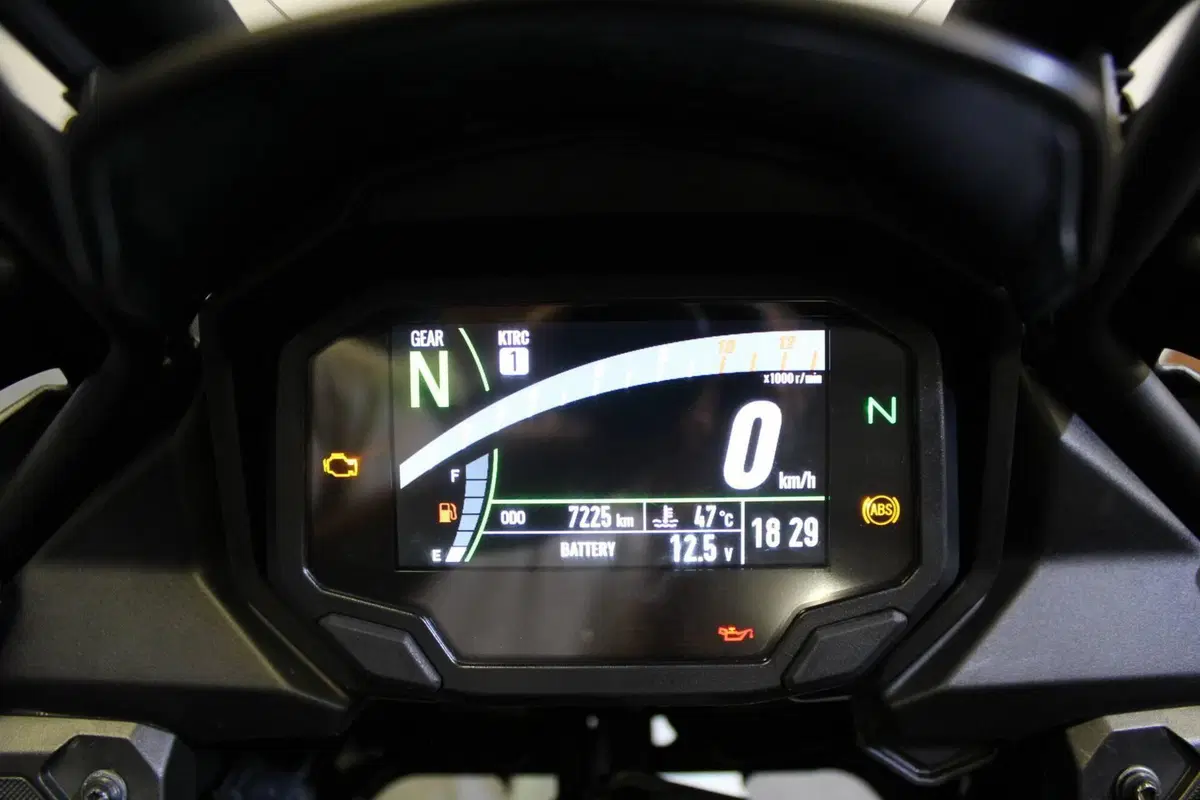 Kawasaki Versys 650 (2025 - 26) (11)