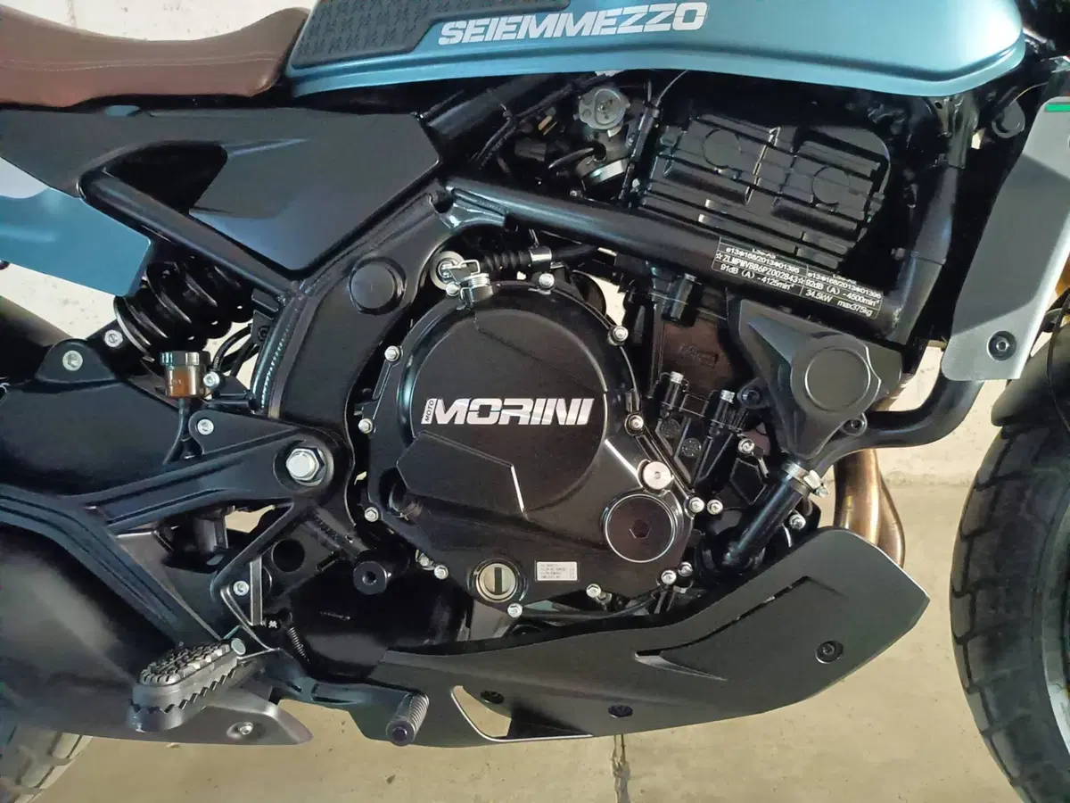 Moto Morini SEIEMMEZZO SCR (2022 - 26) (4)