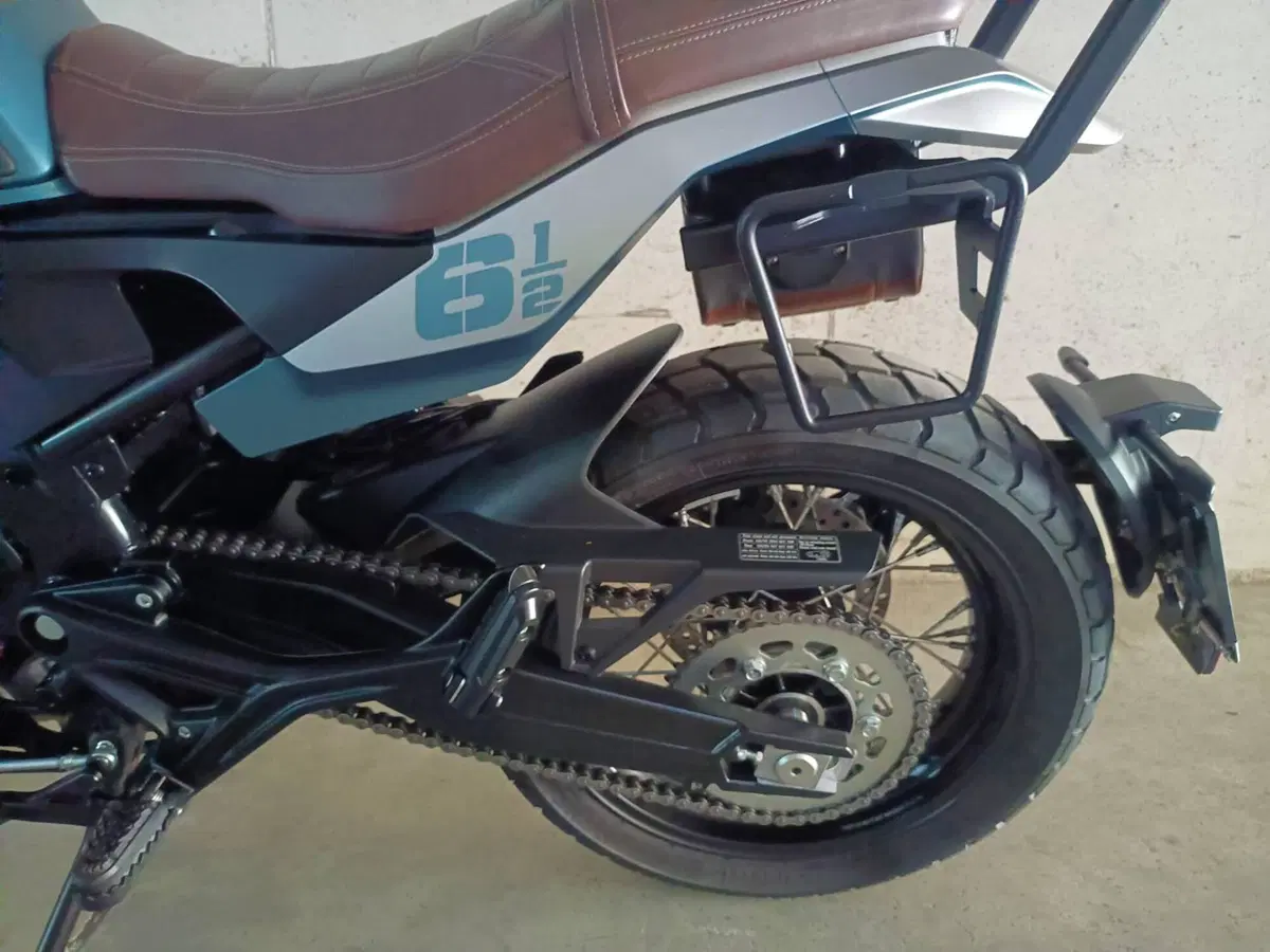 Moto Morini SEIEMMEZZO SCR (2022 - 26) (11)