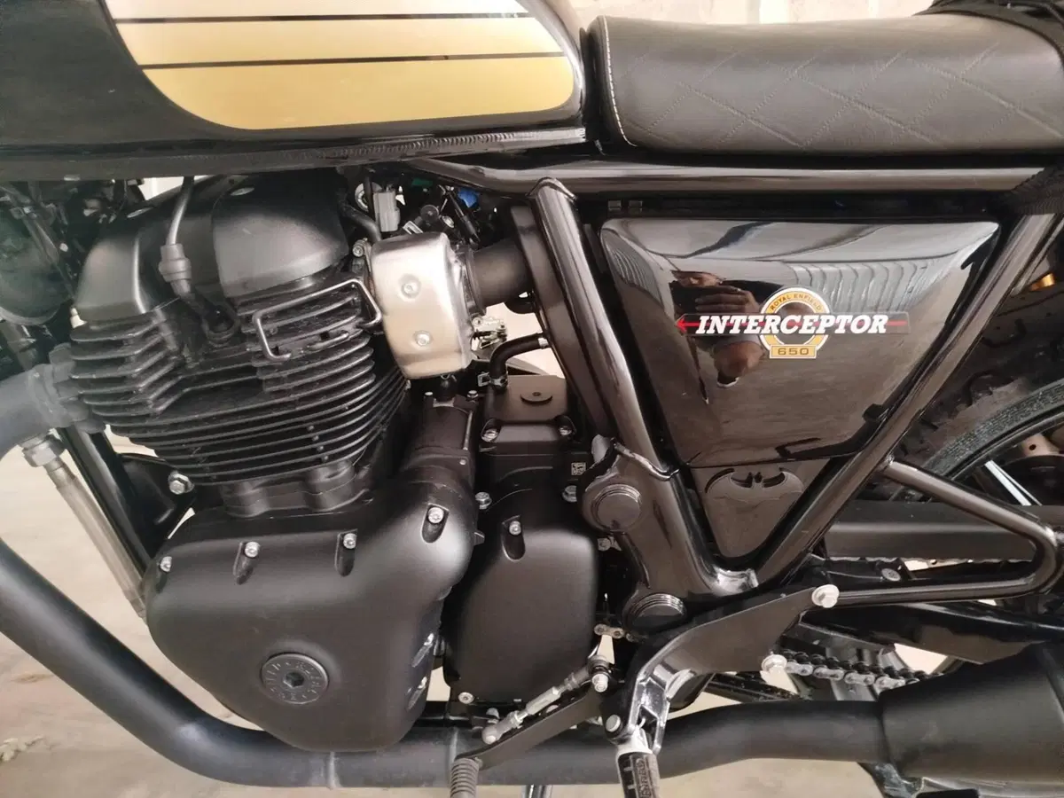 Royal Enfield Interceptor 650 (2021 - 26) (6)