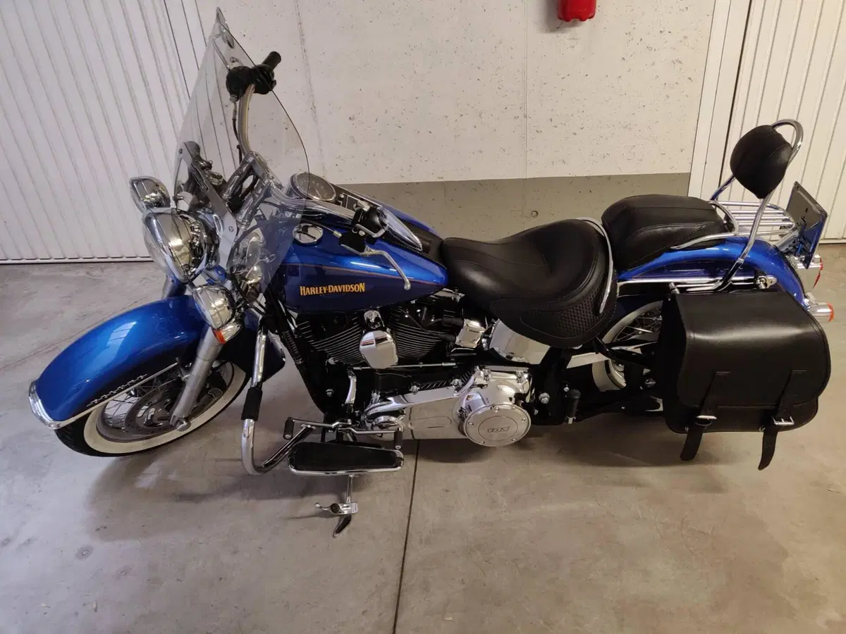 Harley-Davidson 1690 Deluxe (2016 - 17) - FLSTN