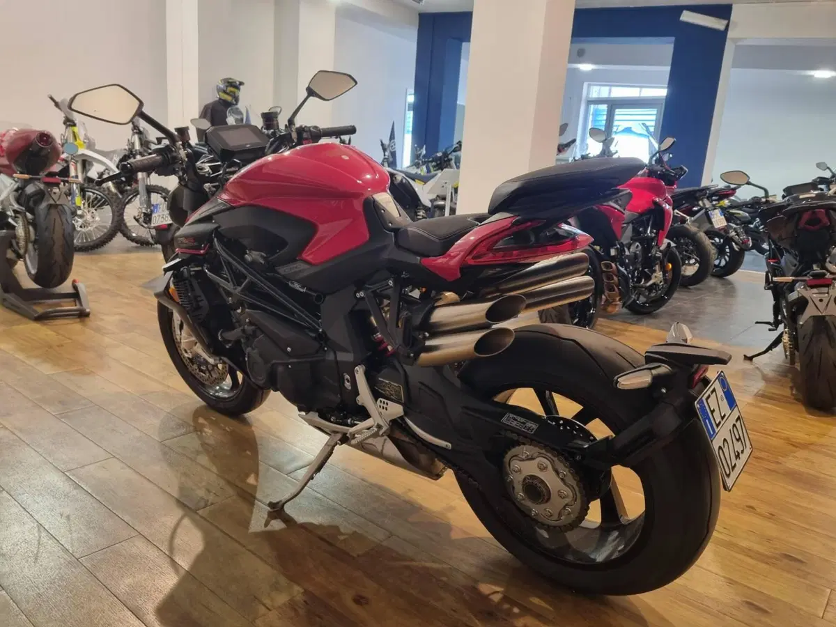 MV Agusta Brutale 1000 RS (2022 - 26) (6)