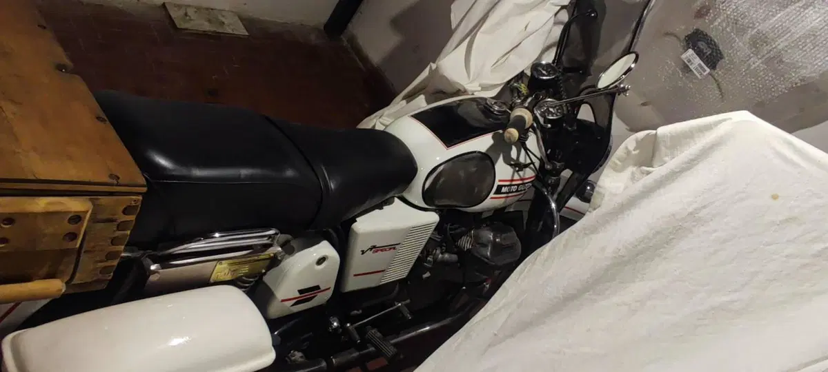 Moto Guzzi V7 750 special (5)