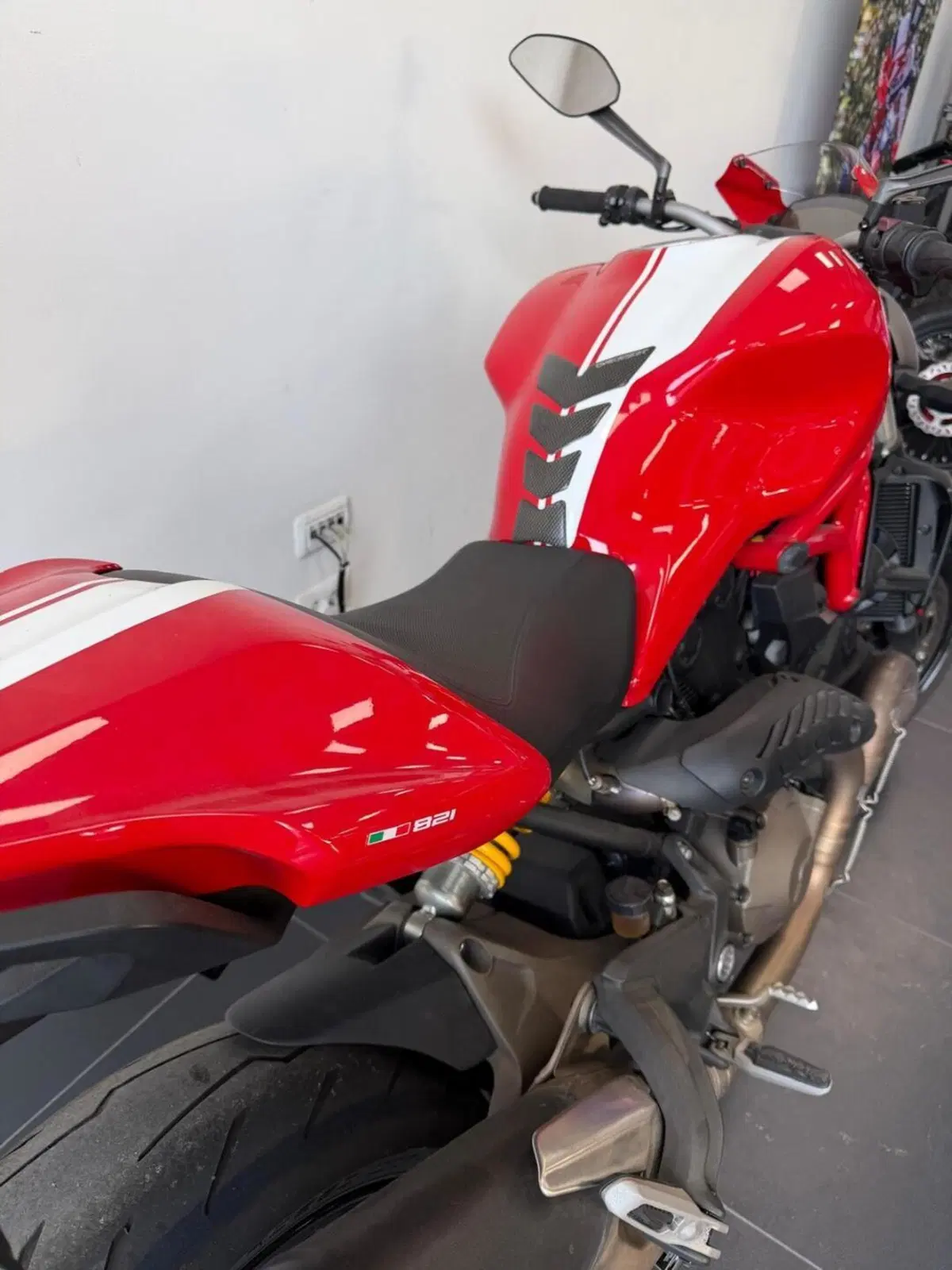 Ducati Monster 821 Stripe ABS (2015 - 17) (4)