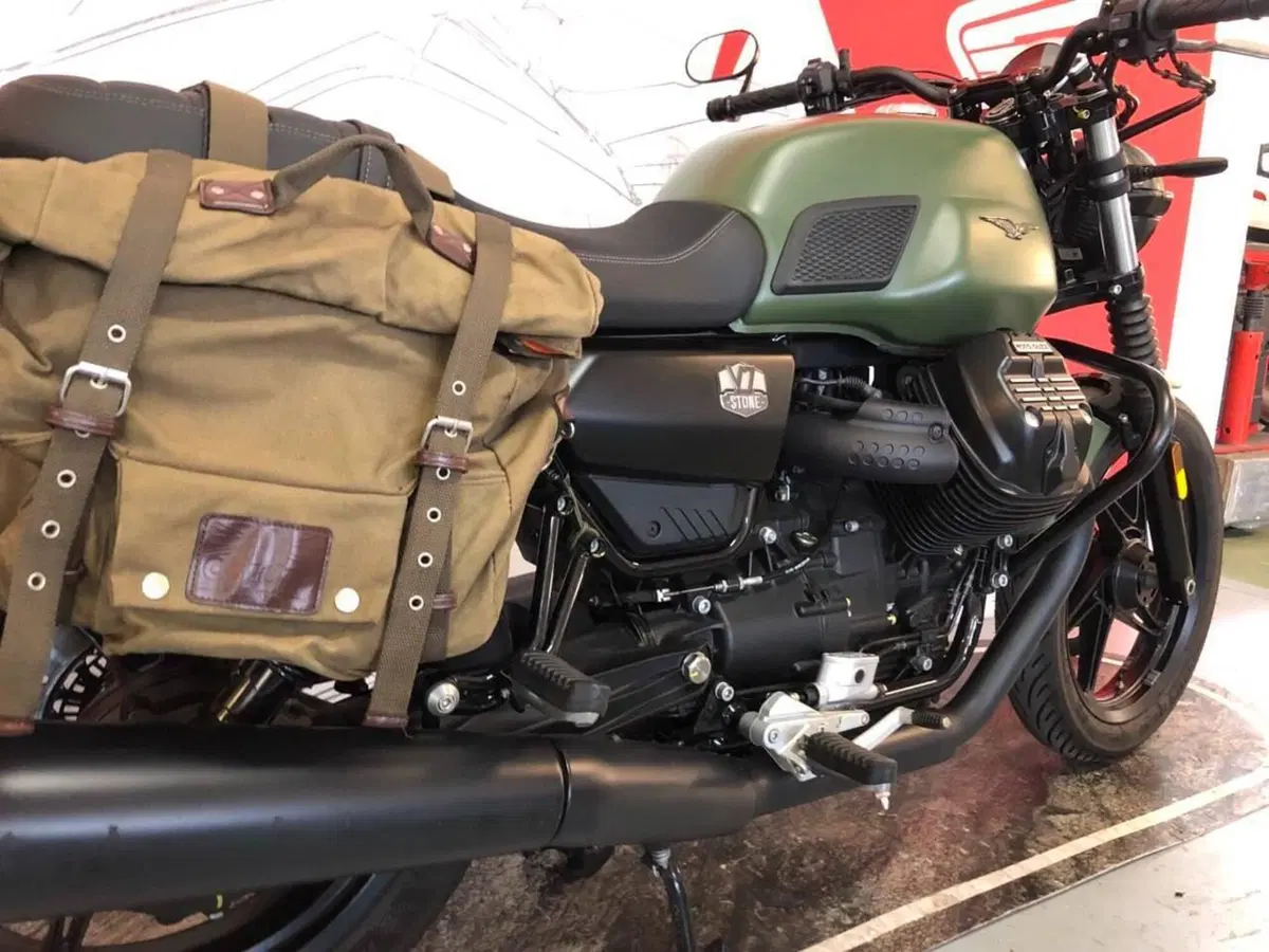 Moto Guzzi V7 Stone (2021 - 24) (5)