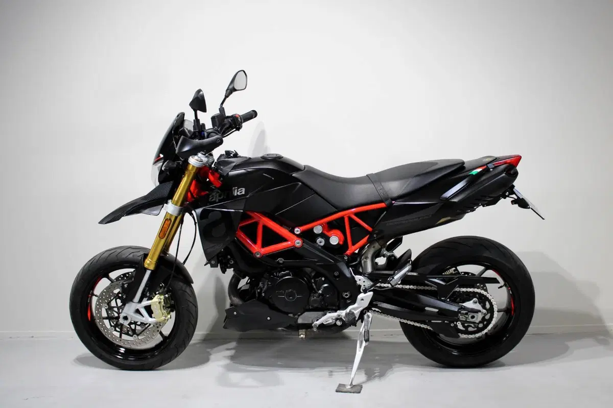 Aprilia Dorsoduro 900 (2017 - 20) (4)