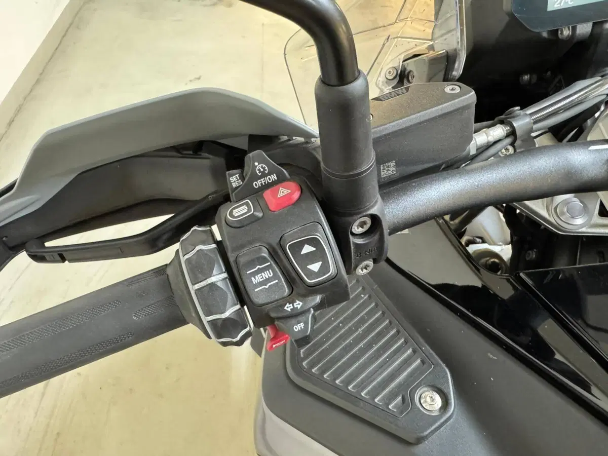 Bmw R 1300 GS Adventure Triple Black (2025 - 26) (8)