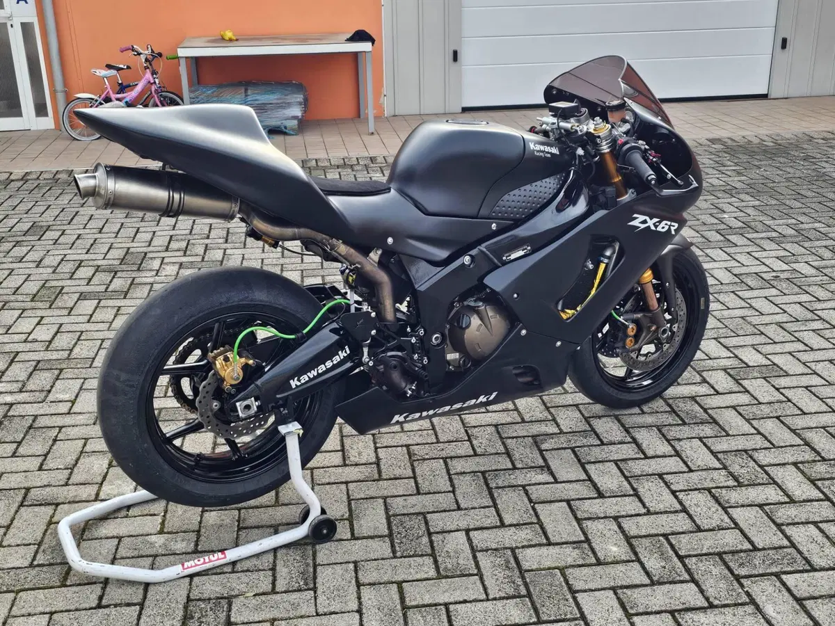 Kawasaki Ninja 600 ZX-6RR (2005 - 06) (3)