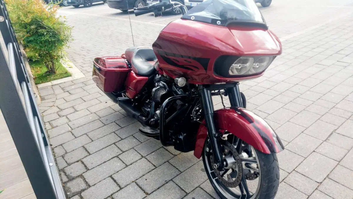 Harley-Davidson 107 Road Glide (2017) - FLTRX (5)
