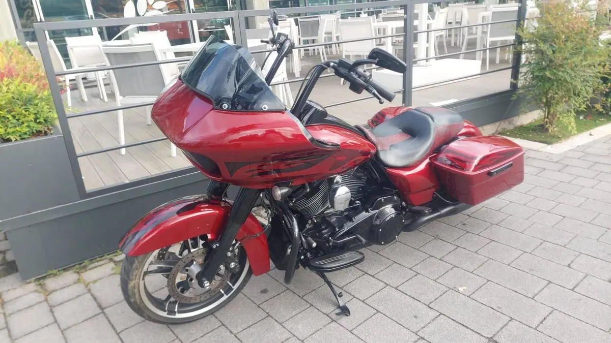 Harley-Davidson 107 Road Glide (2017) - FLTRX (6)