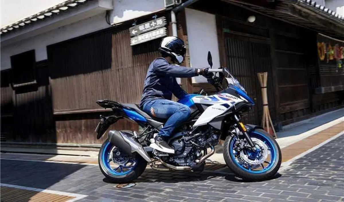 Suzuki SV-7GX, la nuova crossover da 7.990 euro (5)