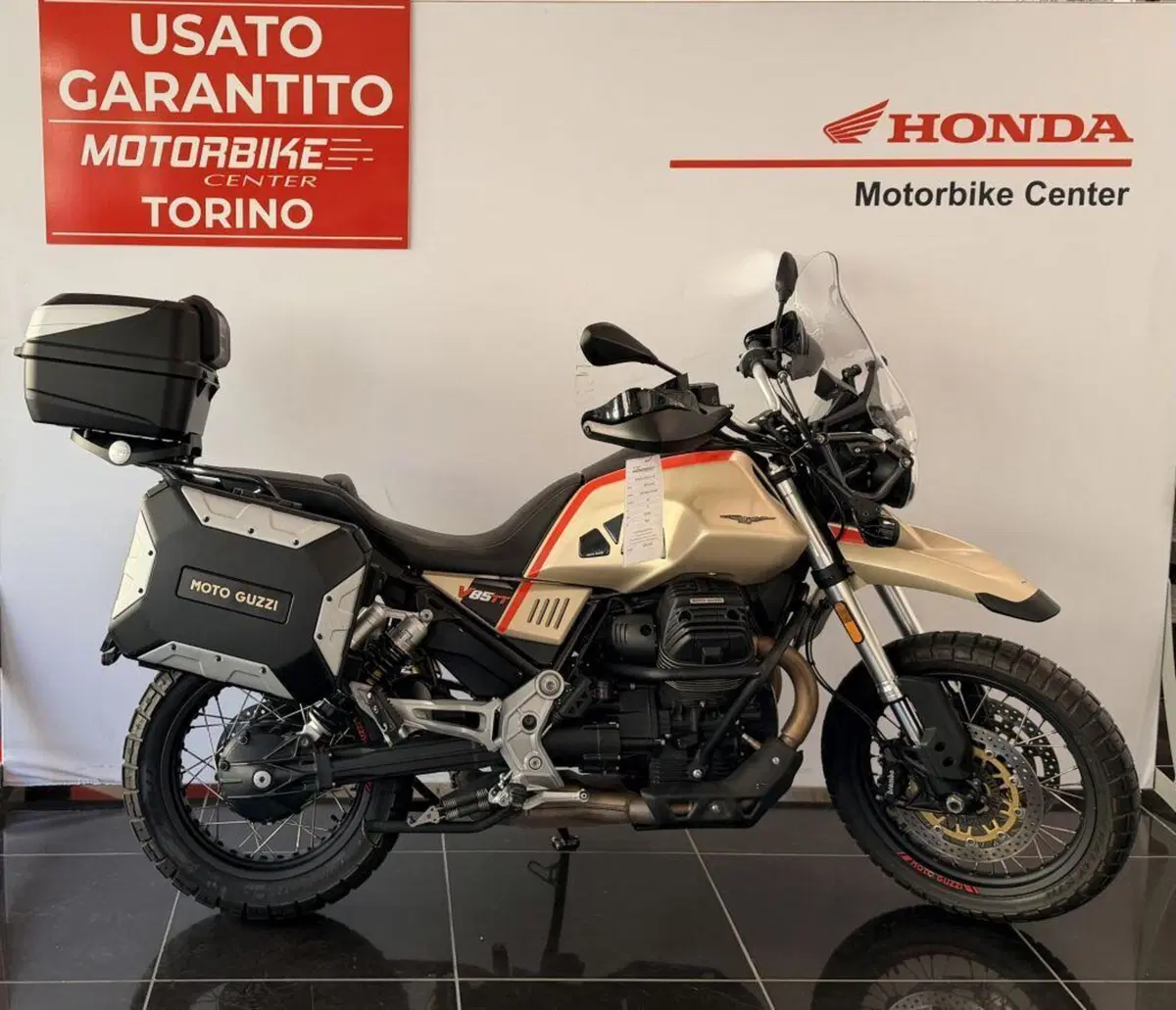 Moto Guzzi V85 TT Travel (2020)