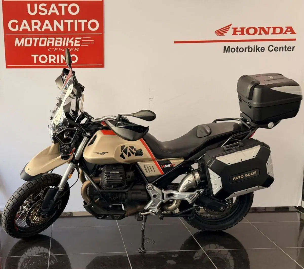 Moto Guzzi V85 TT Travel (2020) (2)