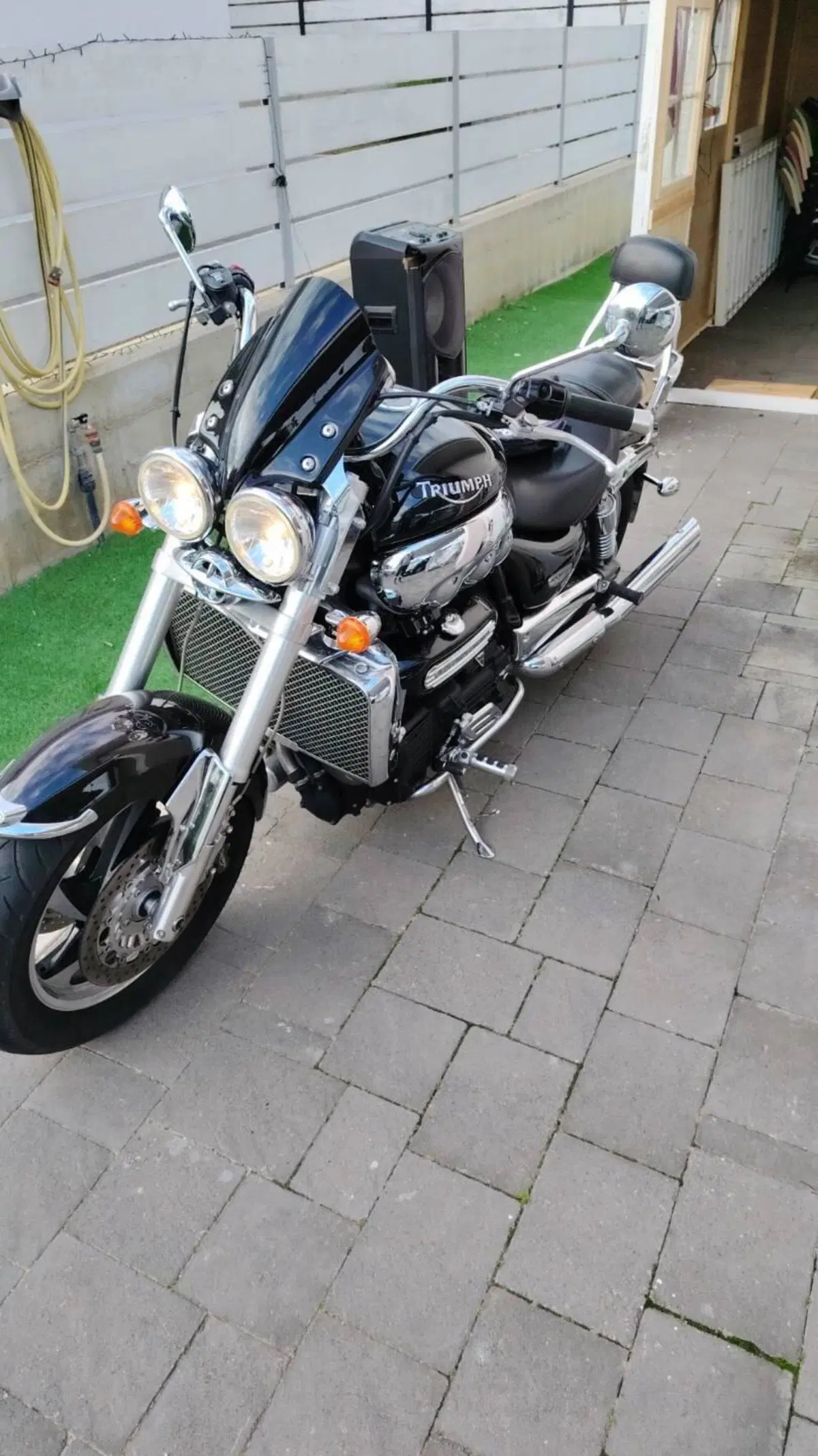 Triumph Rocket 3 Classic (2006 - 11)