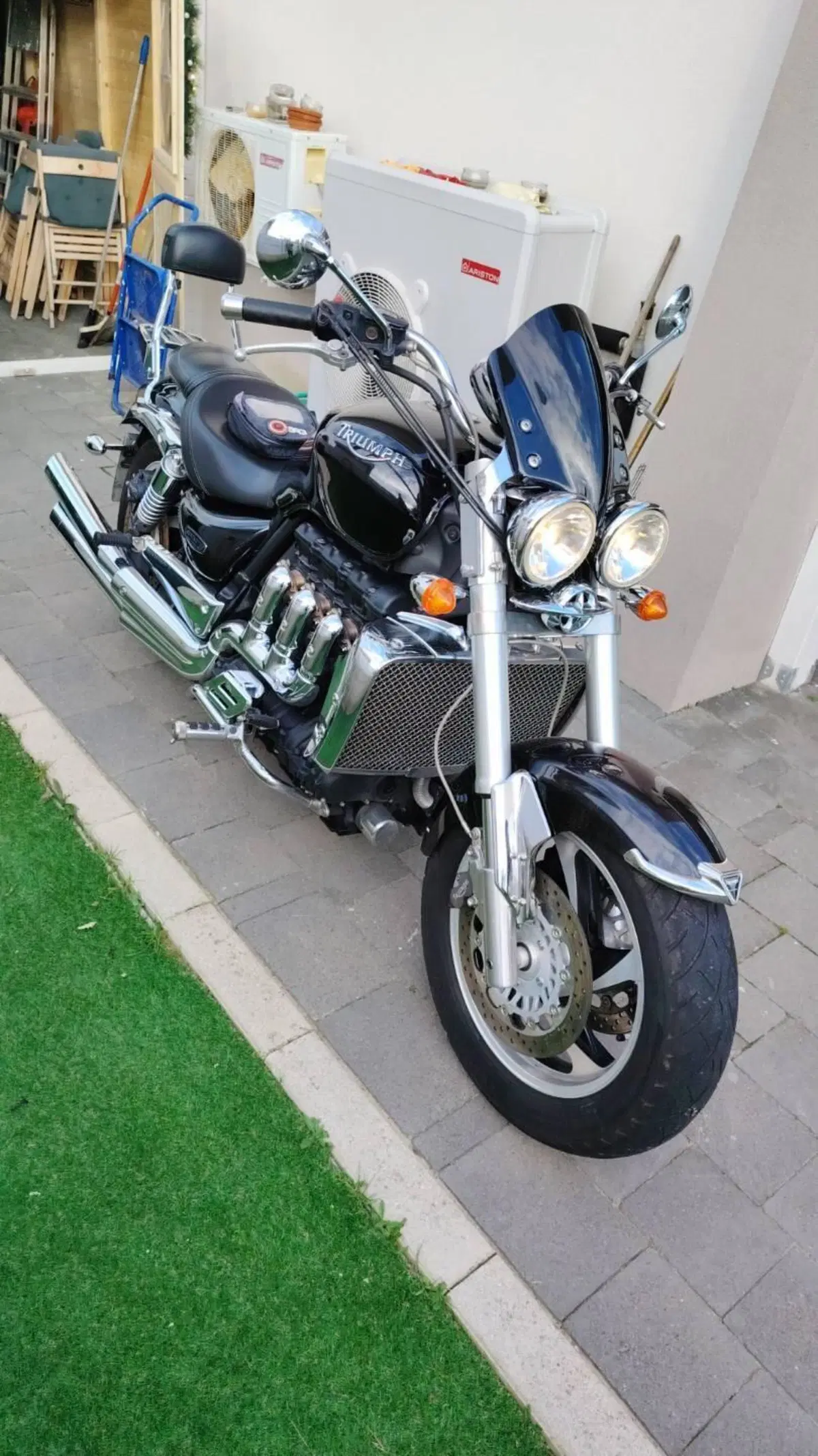 Triumph Rocket 3 Classic (2006 - 11) (2)