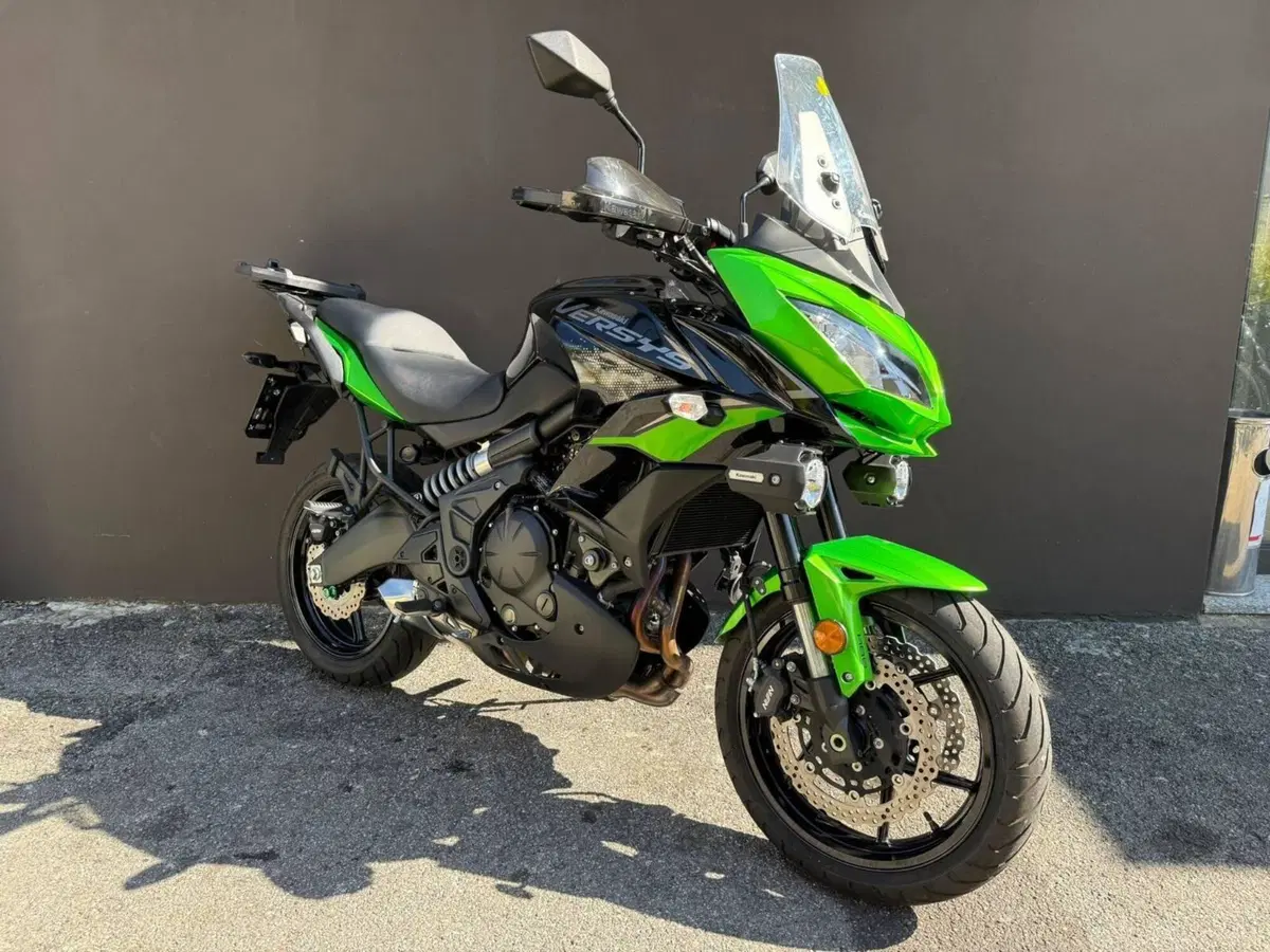 Kawasaki Versys 650 Grand Tourer (2021)